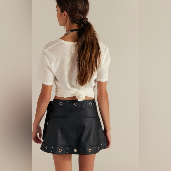 Cassis Vegan Wrap Skirt NWOT black - Picture 3 of 3